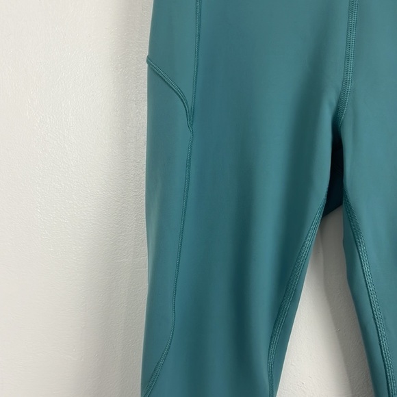 Lululemon In Movement Crop in Pacific Breeze - Picture 6 of 9